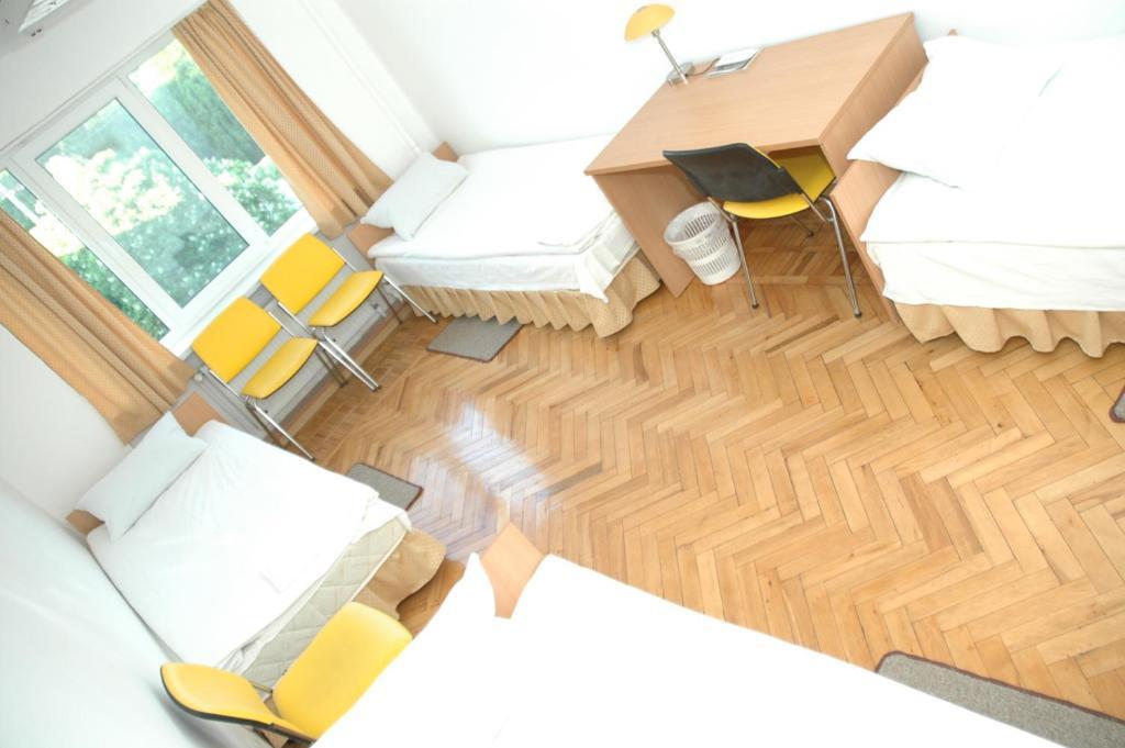 Yellow House Hostel Lemberg Zimmer foto